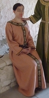 Vignette du costume d’Hermangarde d’Eustrasie