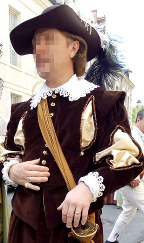 Detail of the William of Ars’ costume