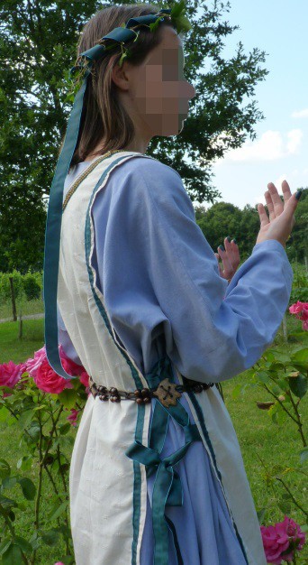 Detail of the Blanche the promised’s costume
