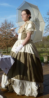 Vignette du costume de mademoiselle de Serviam