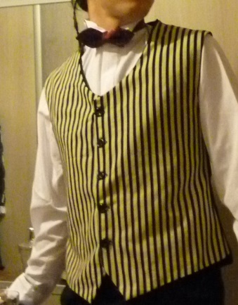 Détail du costume de serveur