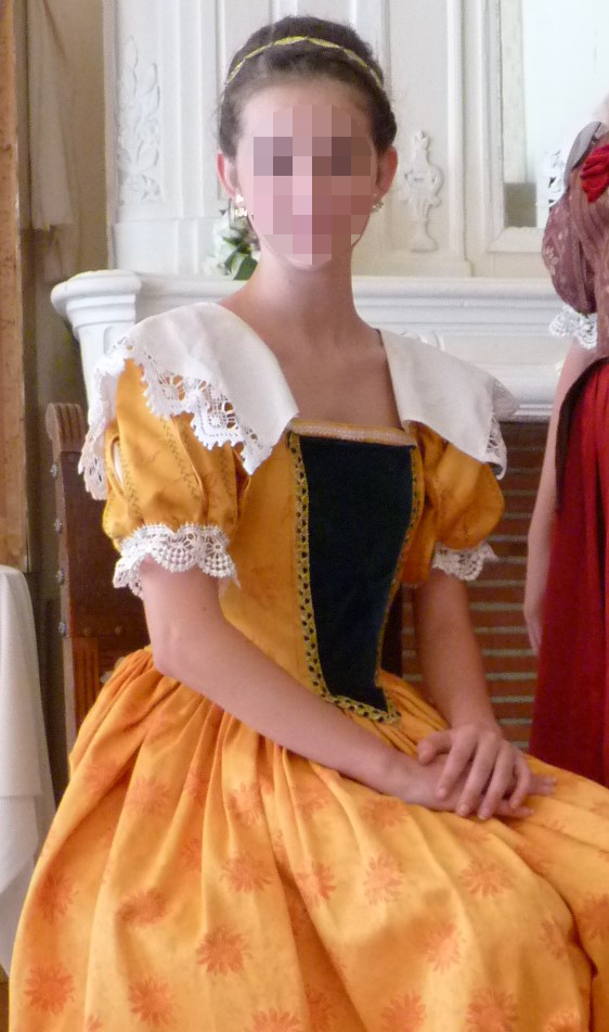 Détail du costume de la comtesse de La Tour