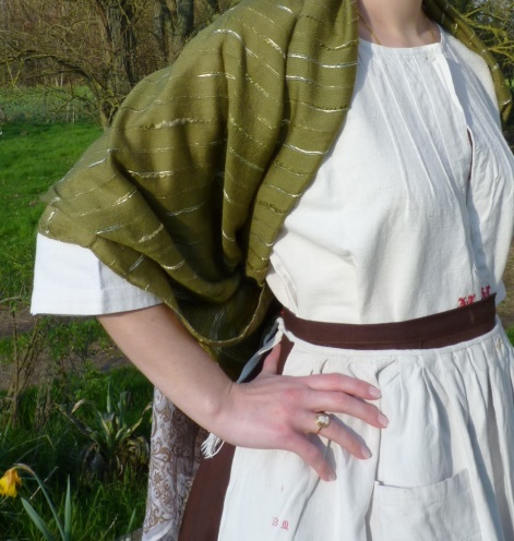 Détail du costume d’Olga paysanne russe