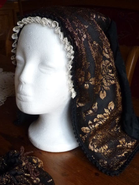 Détail du costume d’Anne de Bretagne