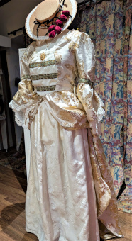 Vignette du costume de madame de Basché