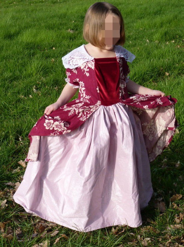 Costume de la marquise de La Tour