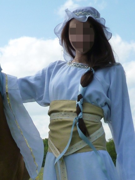 Détail du costume de Héloïse la clémente