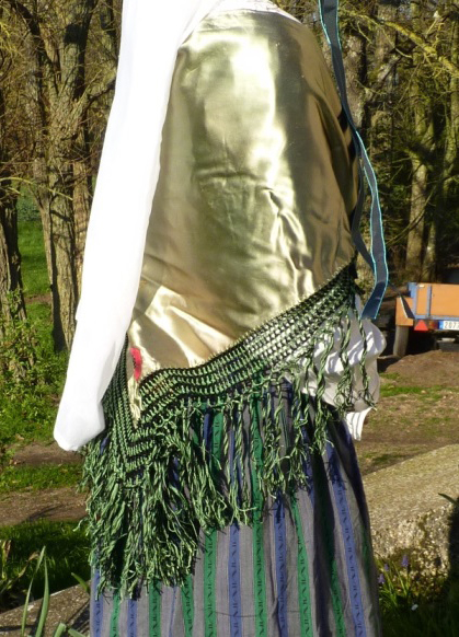 Détail du costume de mariée d’Europe de l’Est