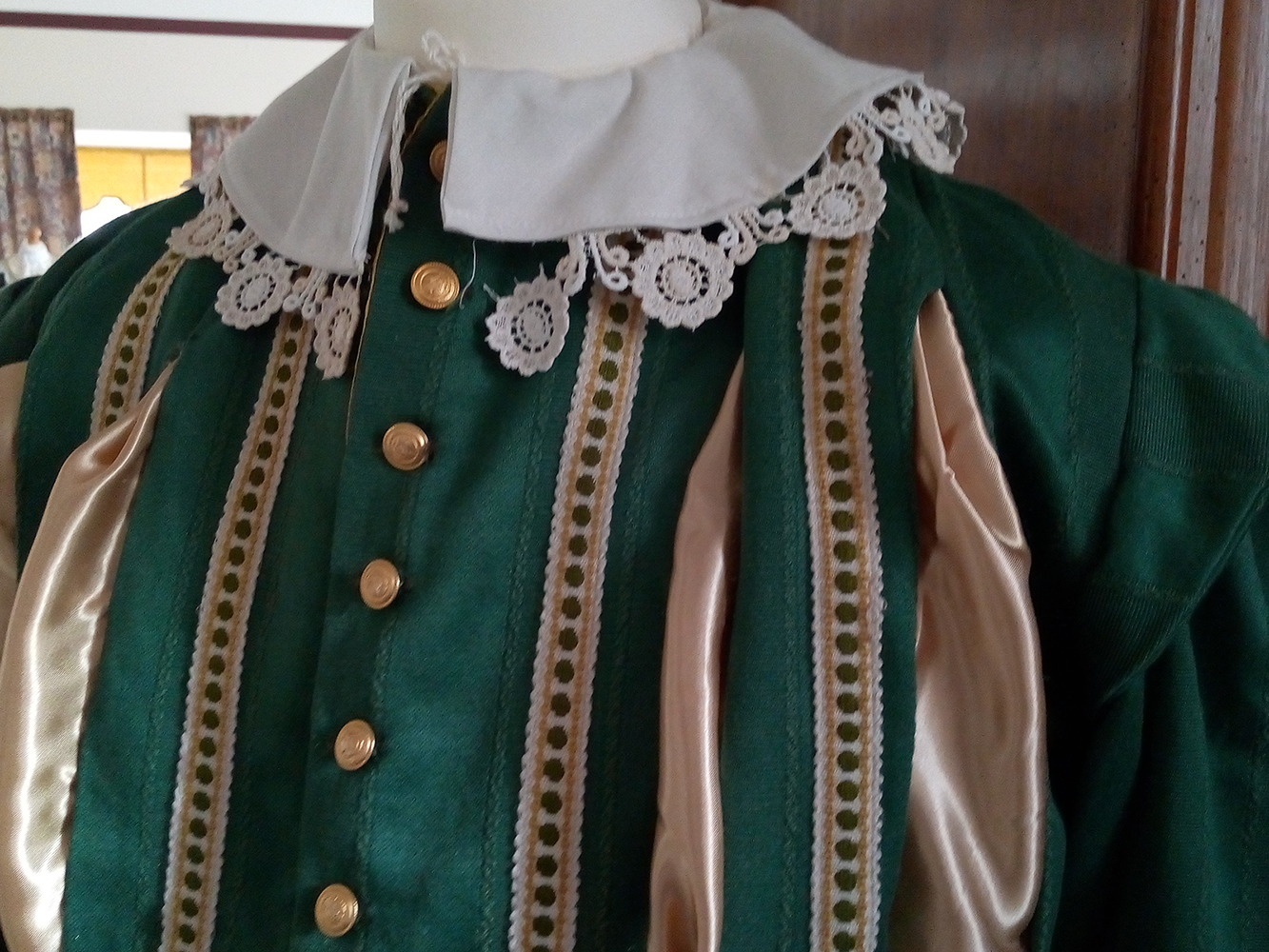 Détail du costume de Duc de Luynes