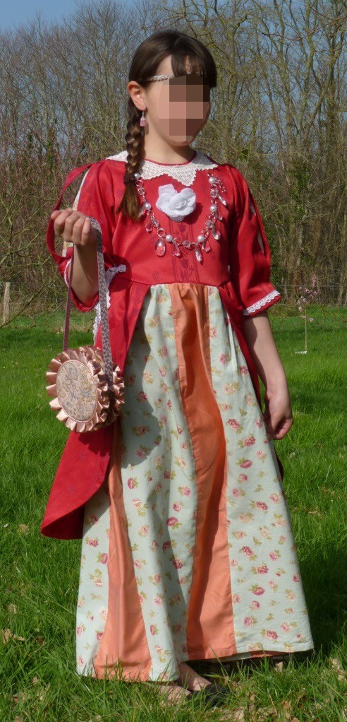 Costume de la mignonne à la rose