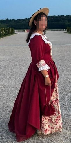 Détail du costume de Françoise d’Aubigné