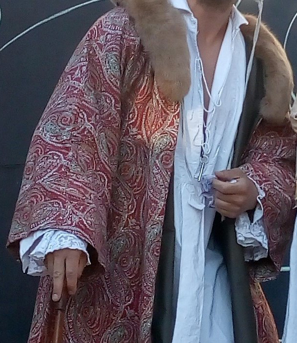 Détail du costume de Argan