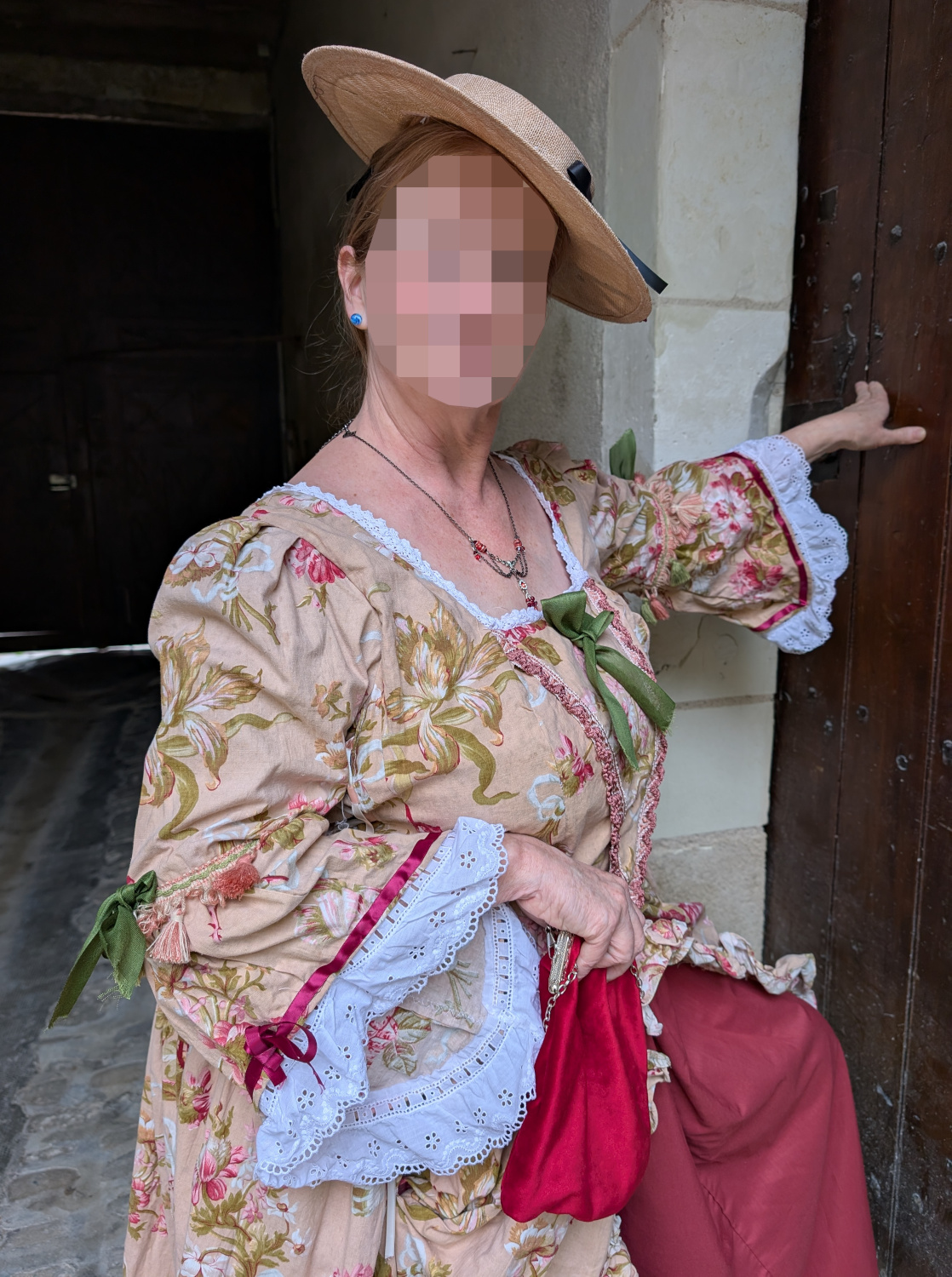 Détail du costume de madame Geoffrin