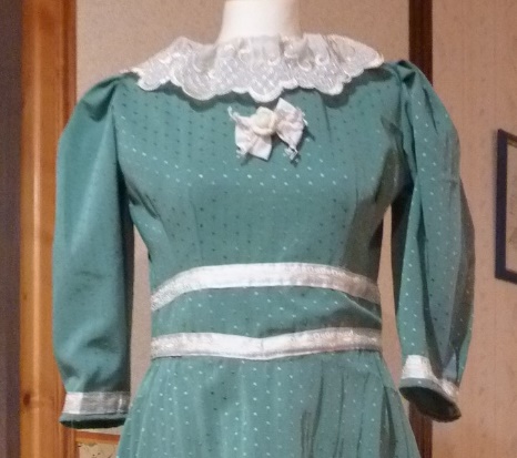 Détail du costume de mademoiselle Jeanne