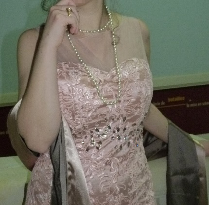 Détail du costume de la robe Hélèna