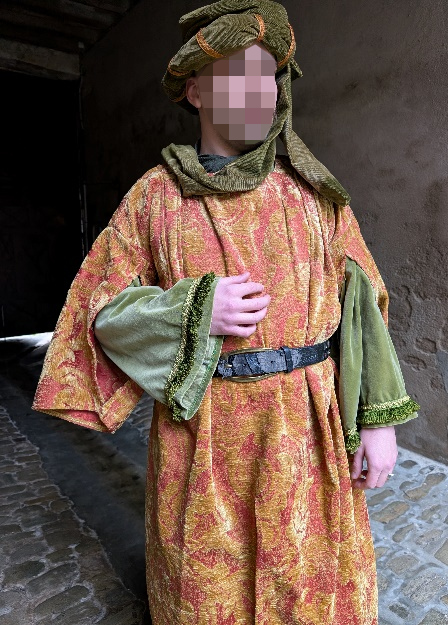 Détail du costume de Foulques d’Anjou