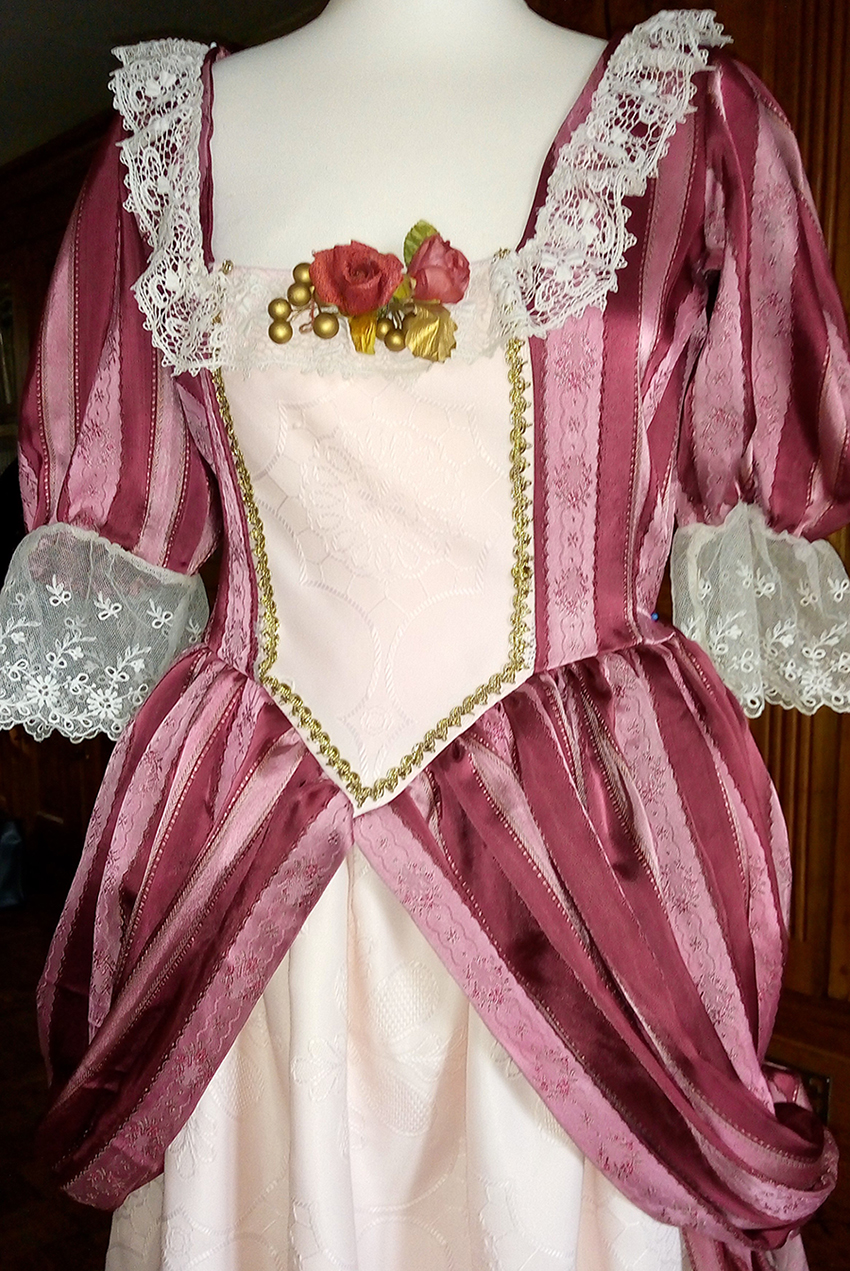 Détail du costume de Anne de Frézeau
