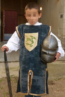 Vignette du costume du chevalier au dragon