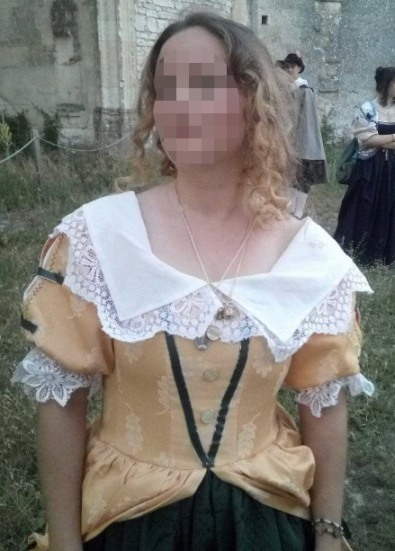 Détail du costume de la baronne de la Grand Place